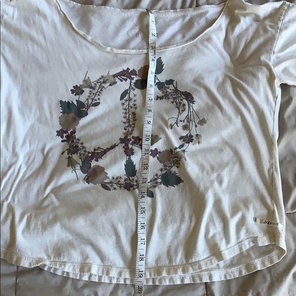 Off shoulder heart peace T by Jedidiah - Picture 5 of 7